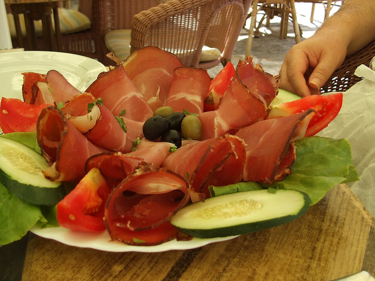 Local food - Njeguški pršut (Njegusi prosciutto) 
